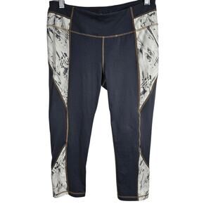 Athleta Printed Bare to Run Knicker Capri Length Gray/White Leggings Size M